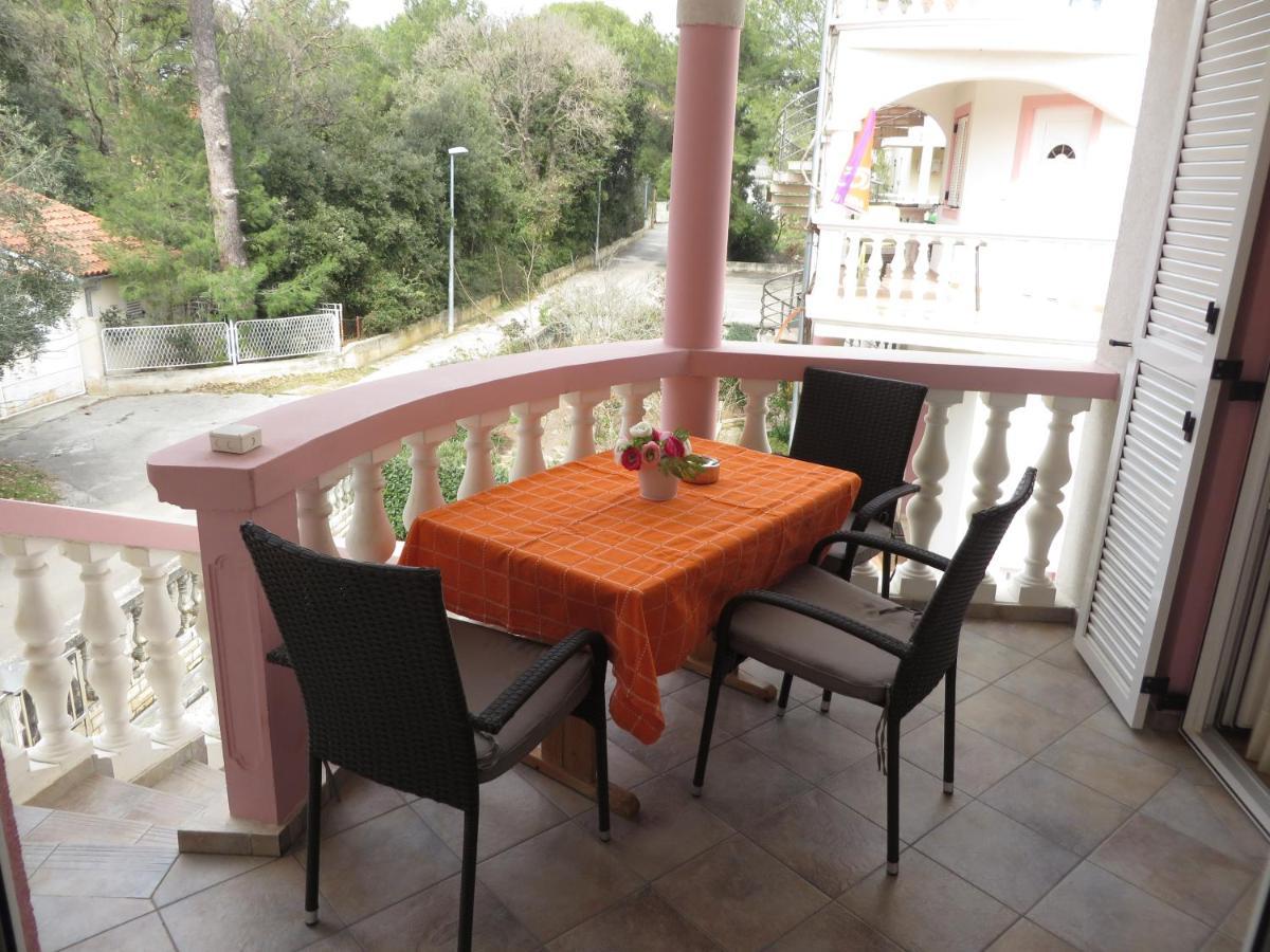 Gardenia Apartments Pakoštane Εξωτερικό φωτογραφία