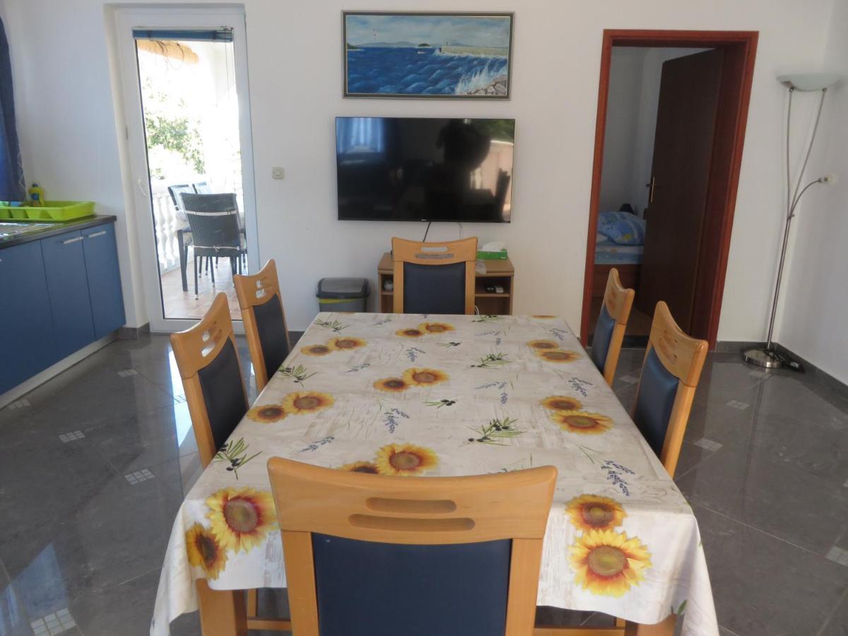 Gardenia Apartments Pakoštane Εξωτερικό φωτογραφία