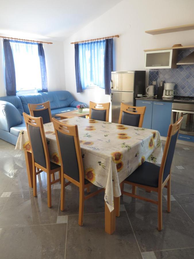 Gardenia Apartments Pakoštane Εξωτερικό φωτογραφία