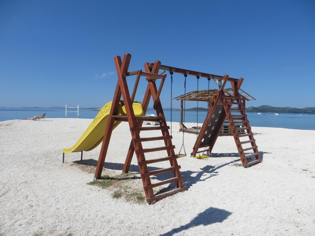 Gardenia Apartments Pakoštane Εξωτερικό φωτογραφία