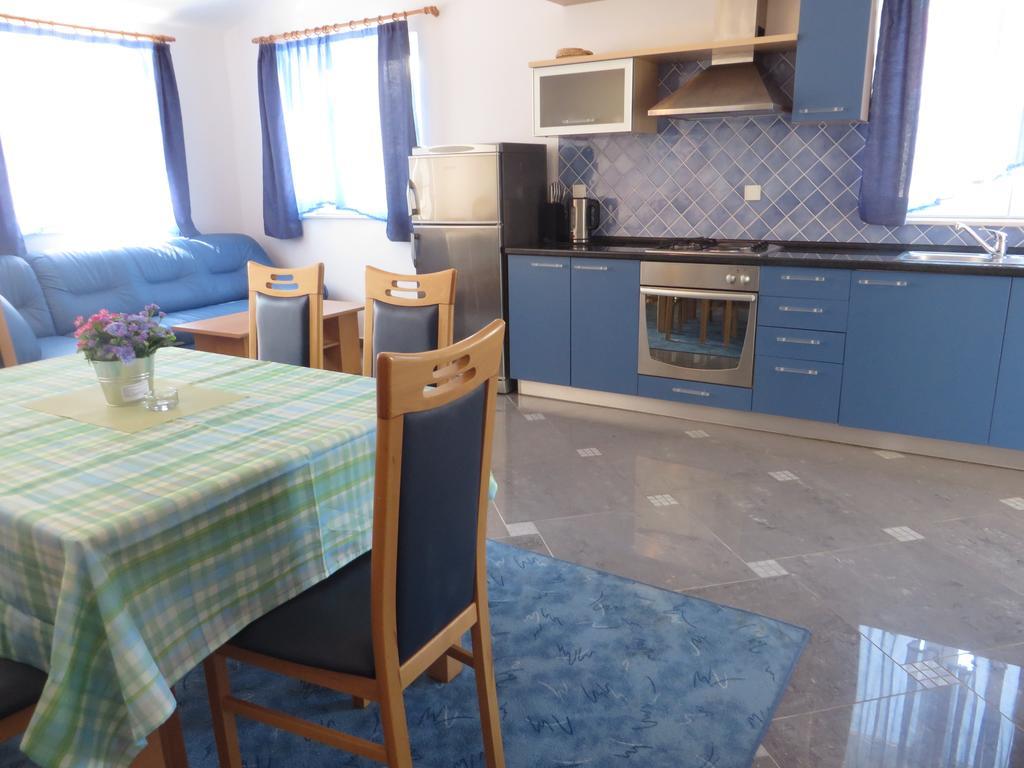 Gardenia Apartments Pakoštane Εξωτερικό φωτογραφία