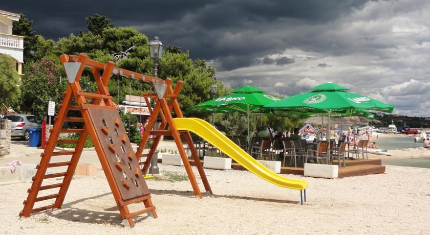 Gardenia Apartments Pakoštane Εξωτερικό φωτογραφία