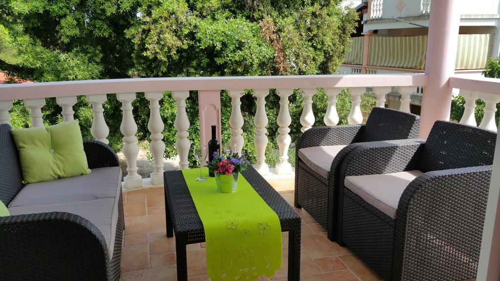 Gardenia Apartments Pakoštane Εξωτερικό φωτογραφία
