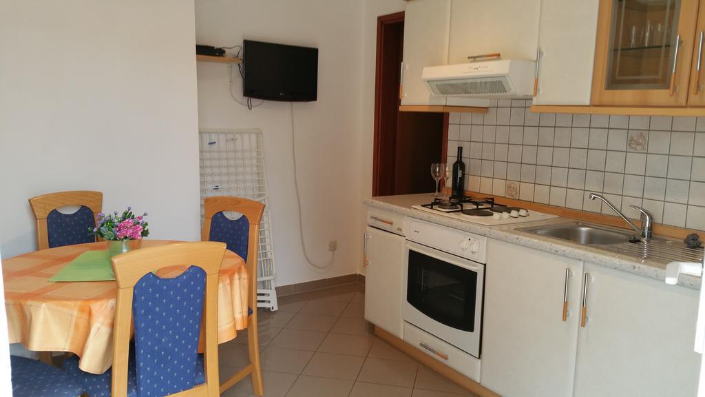 Gardenia Apartments Pakoštane Εξωτερικό φωτογραφία
