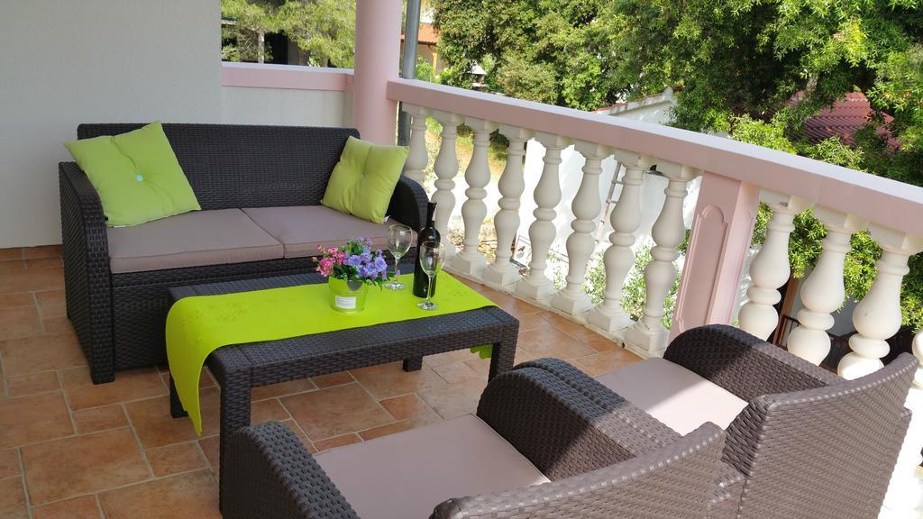 Gardenia Apartments Pakoštane Εξωτερικό φωτογραφία