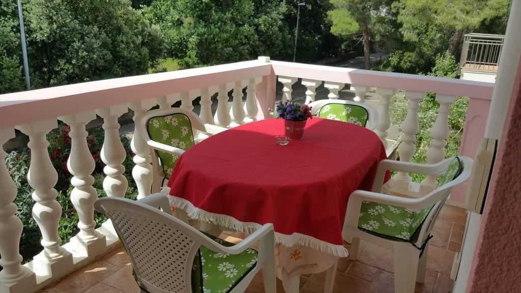 Gardenia Apartments Pakoštane Εξωτερικό φωτογραφία