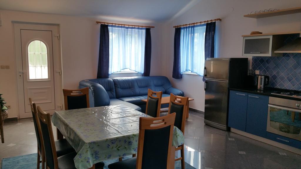 Gardenia Apartments Pakoštane Εξωτερικό φωτογραφία