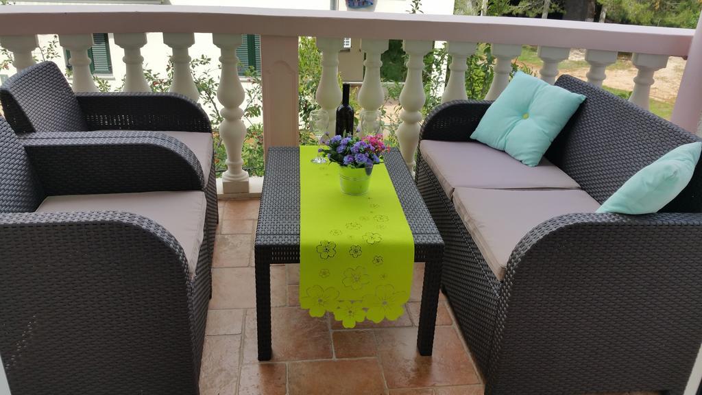 Gardenia Apartments Pakoštane Εξωτερικό φωτογραφία