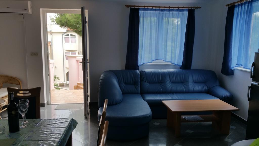 Gardenia Apartments Pakoštane Εξωτερικό φωτογραφία